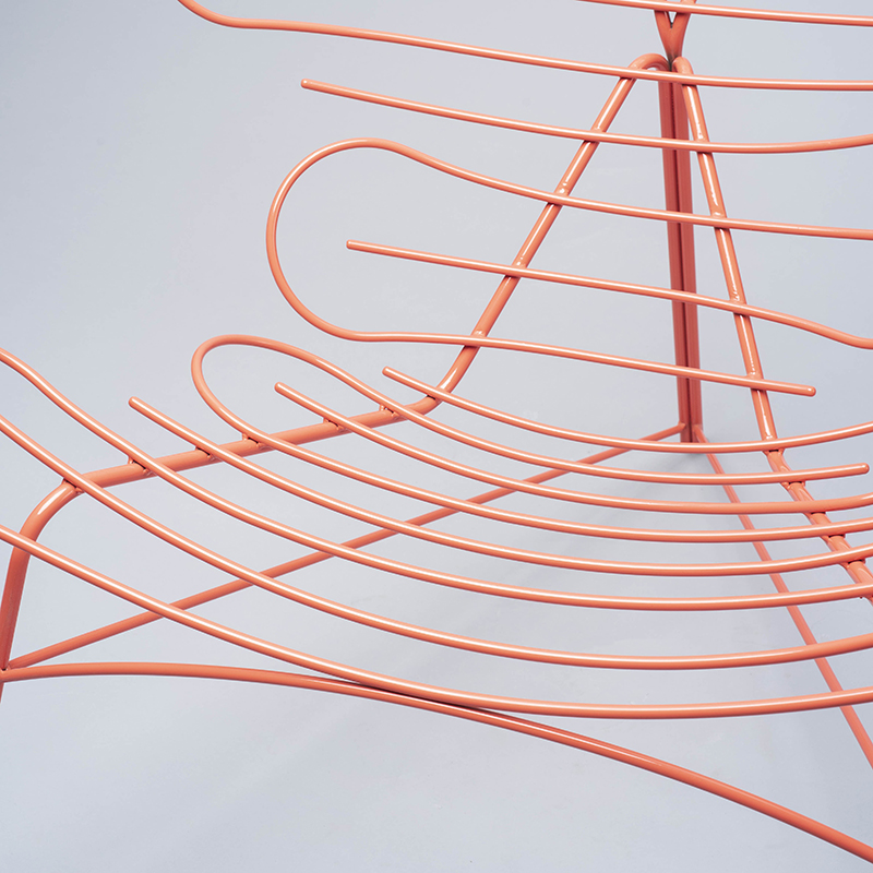 嘉合优品说设计： 明亮橙色钢丝“西诺椅”(图2)