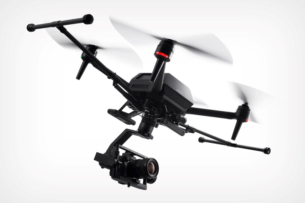 索尼正在以AIRPEAK S1无人机产品设计进入摄影行业，它可以安装任何索尼阿尔法相机(图1)